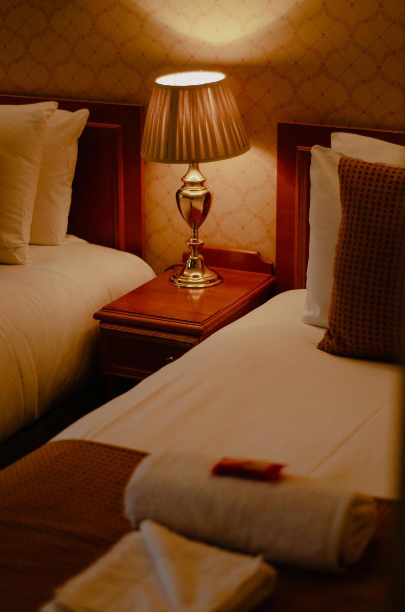 Howfield Manor Hotel Кентербері Екстер'єр фото