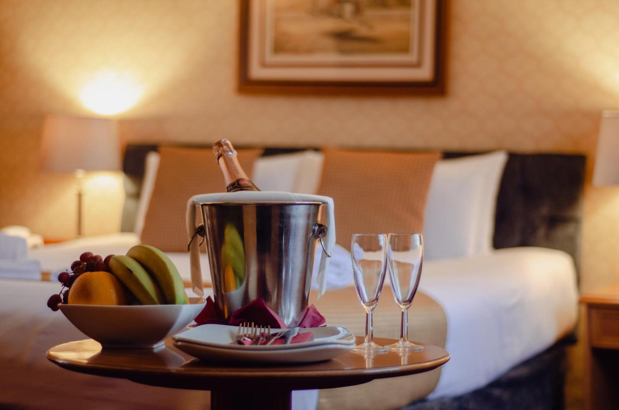 Howfield Manor Hotel Кентербері Екстер'єр фото