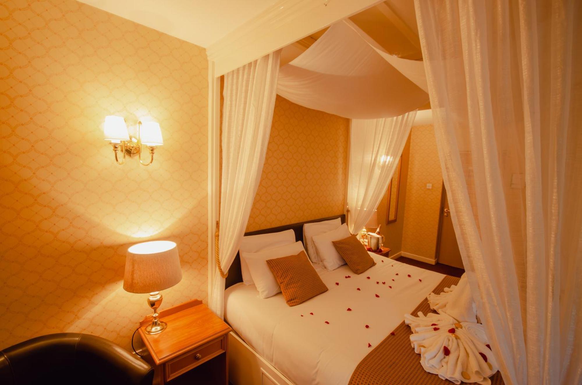 Howfield Manor Hotel Кентербері Екстер'єр фото