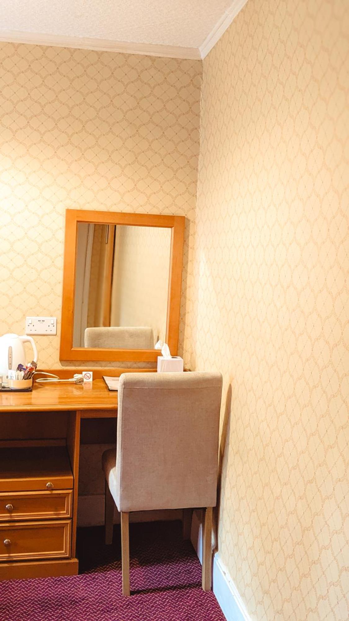 Howfield Manor Hotel Кентербері Екстер'єр фото